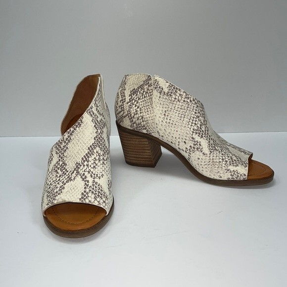 lucky brand roakly shooties snake Skin size 6M Leather Upper - Picture 1 of 8